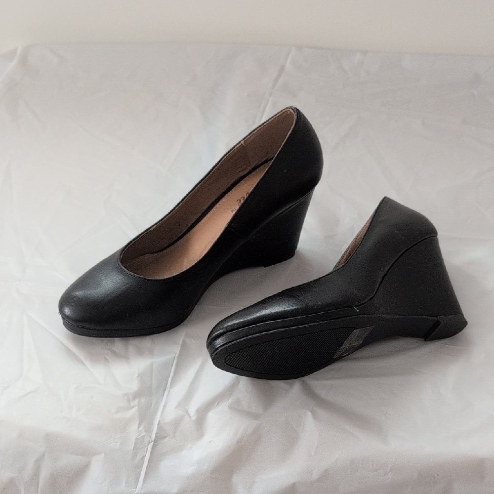 Bonnibel Classic Black Wedges